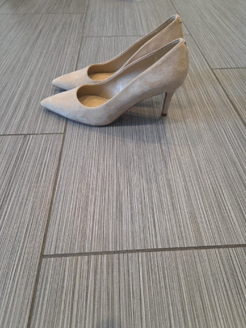 Sam Edelman Pointed Toe Women's Pumps in Beige - Picture 6 of 7